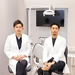 矯正歯科医2名